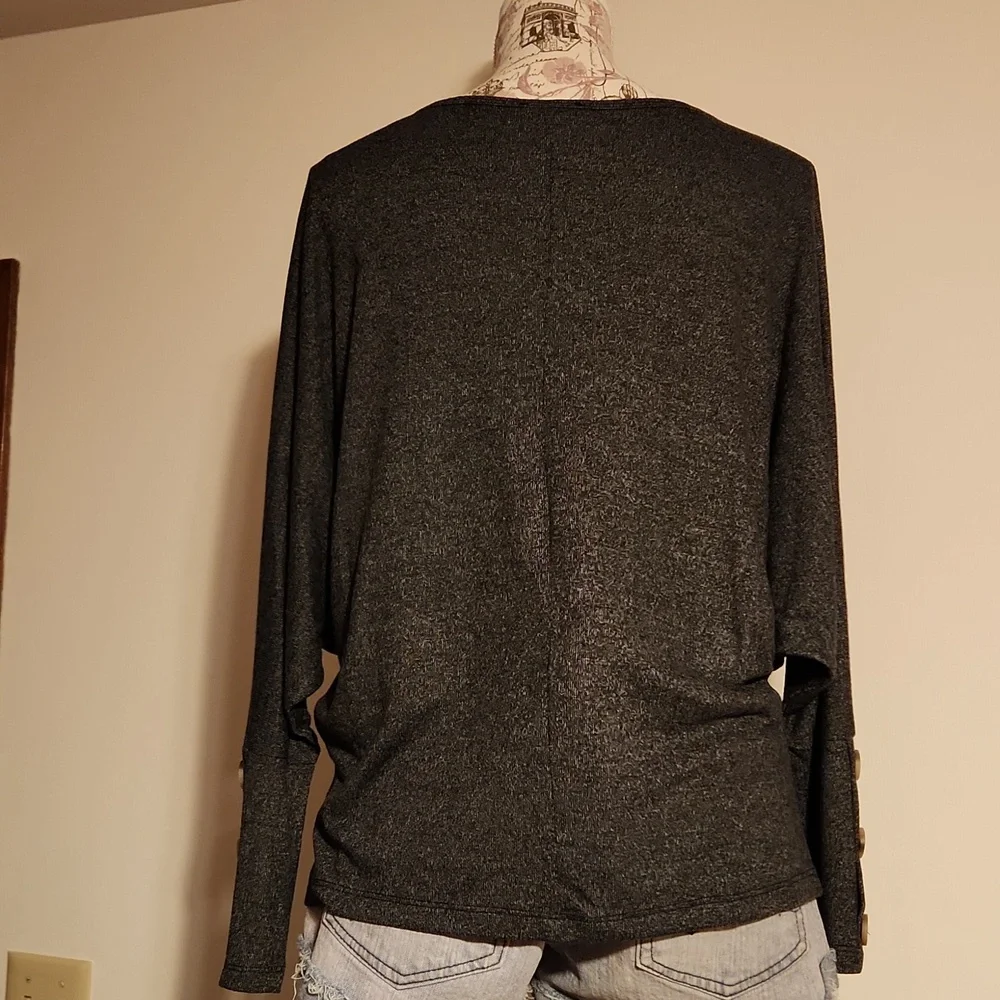 Long Bat Wing Top - Picture 4 of 5